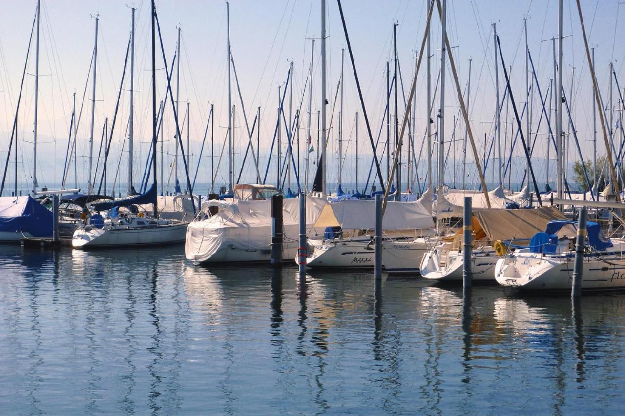 Apartment In Meersburg Right On The Water Buitenkant foto
